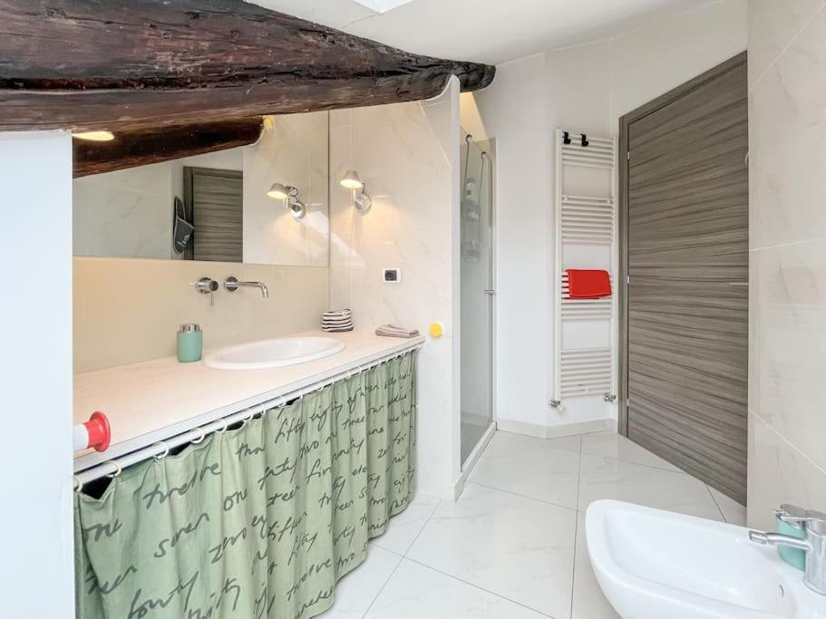 Cozy Attic In The City Center Torino Exterior foto